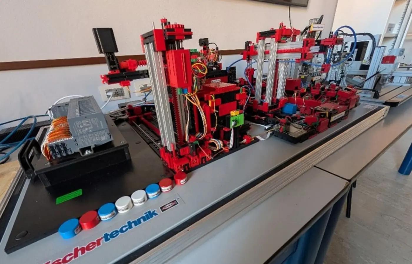 Laboratorio di Ingegneria Informatica Unimore - Mantova