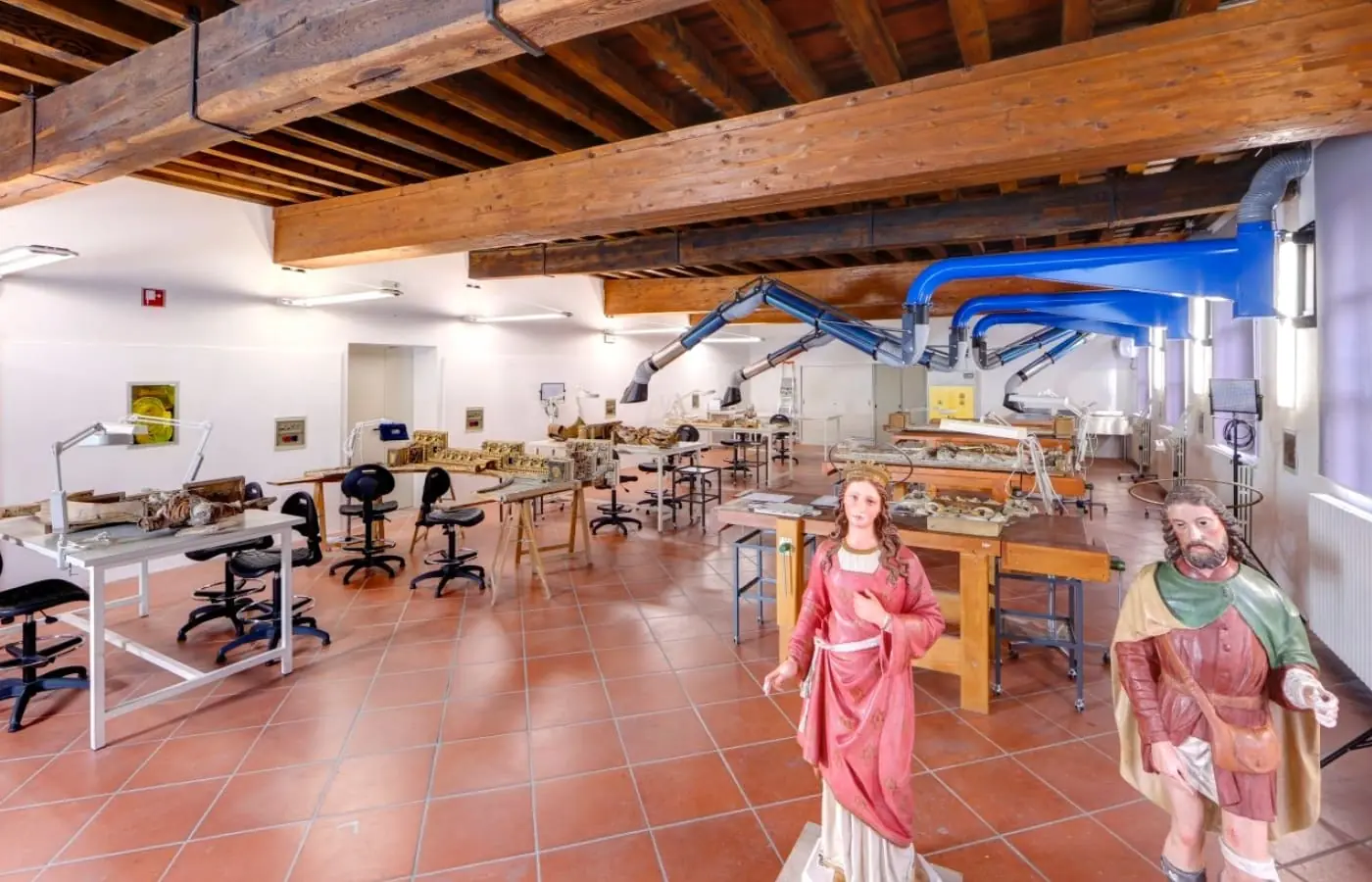 Laboratorio restauro legno Santa Paola