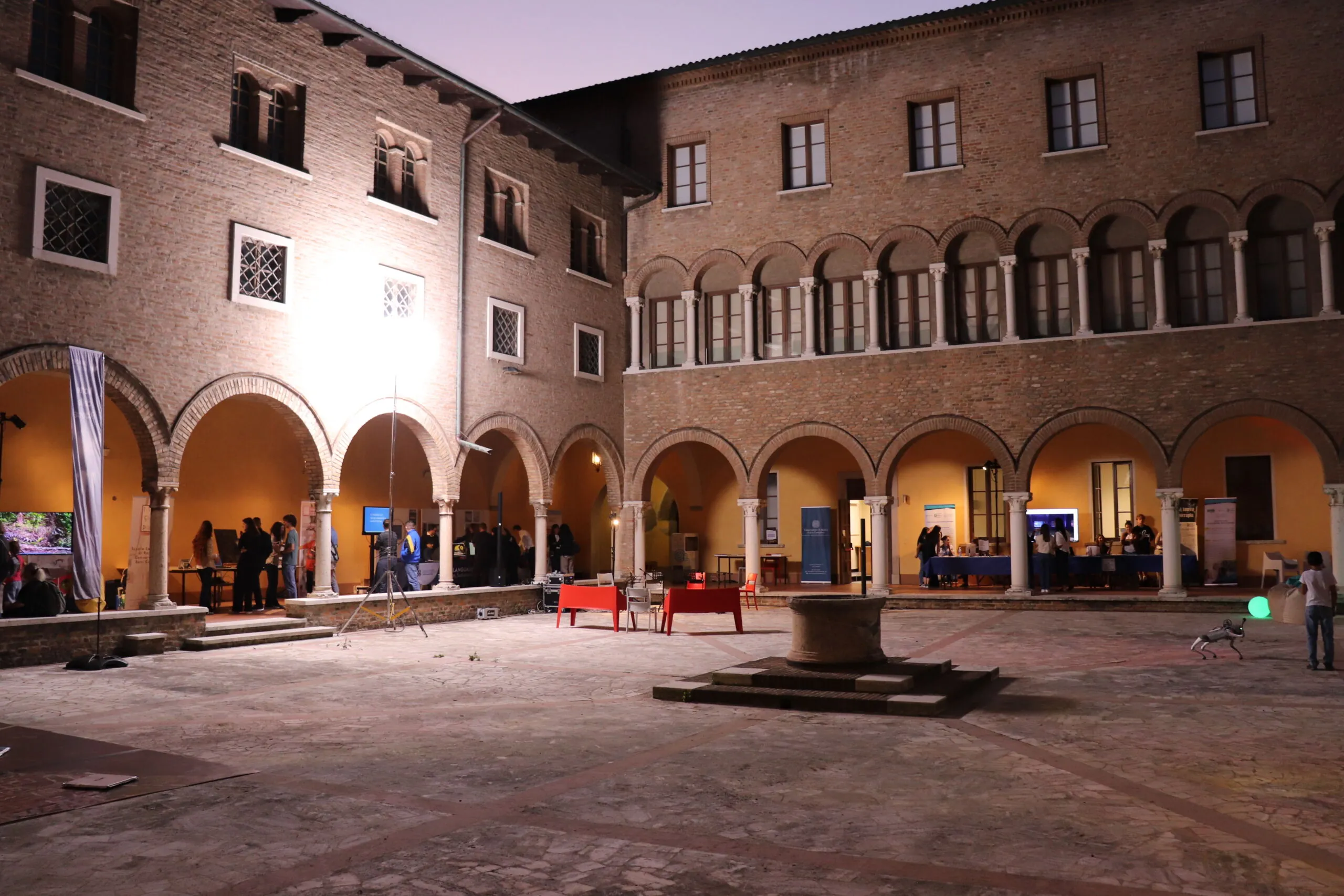 Notte della Ricerca 2026 foto cortile Notte della Ricerca 2026 foto cortile